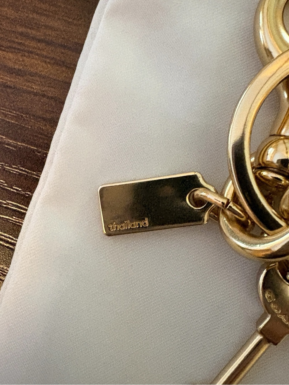 Coach Gold Lock & Key Bag Charm Keychain Horse & Carriage - Picture 5 of 6